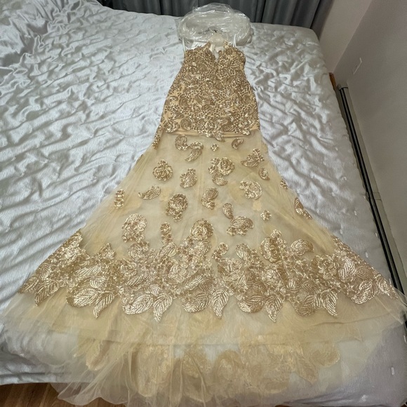 Gold gown size 8 by Angela & Alison - Picture 3 of 7